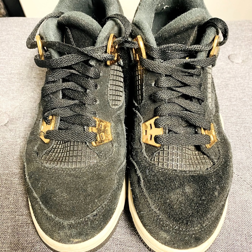 Kids size 5 Michael Jordan 4 Royalty’s- authentic